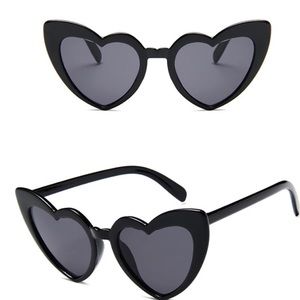 Black Heart Shaped Sunglasses Cat Eye frame